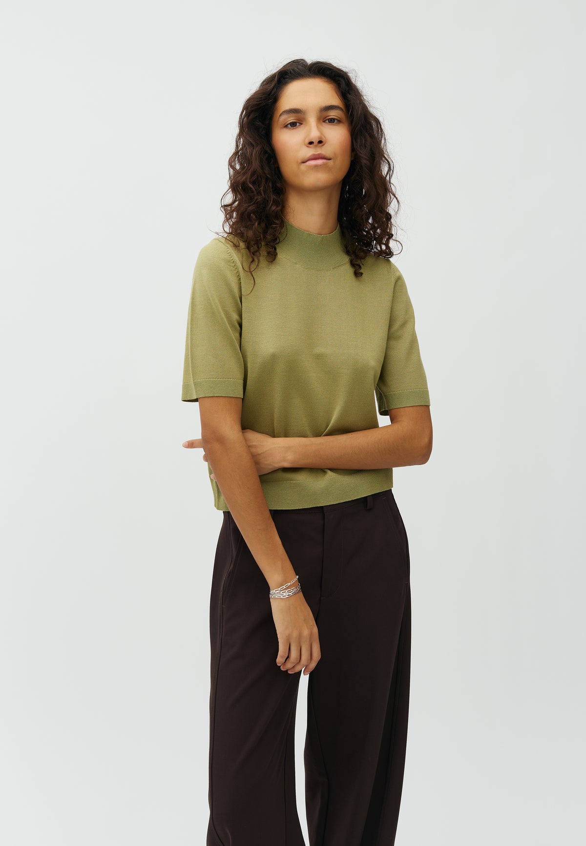 Clara Crew-M_Sage_Model_1