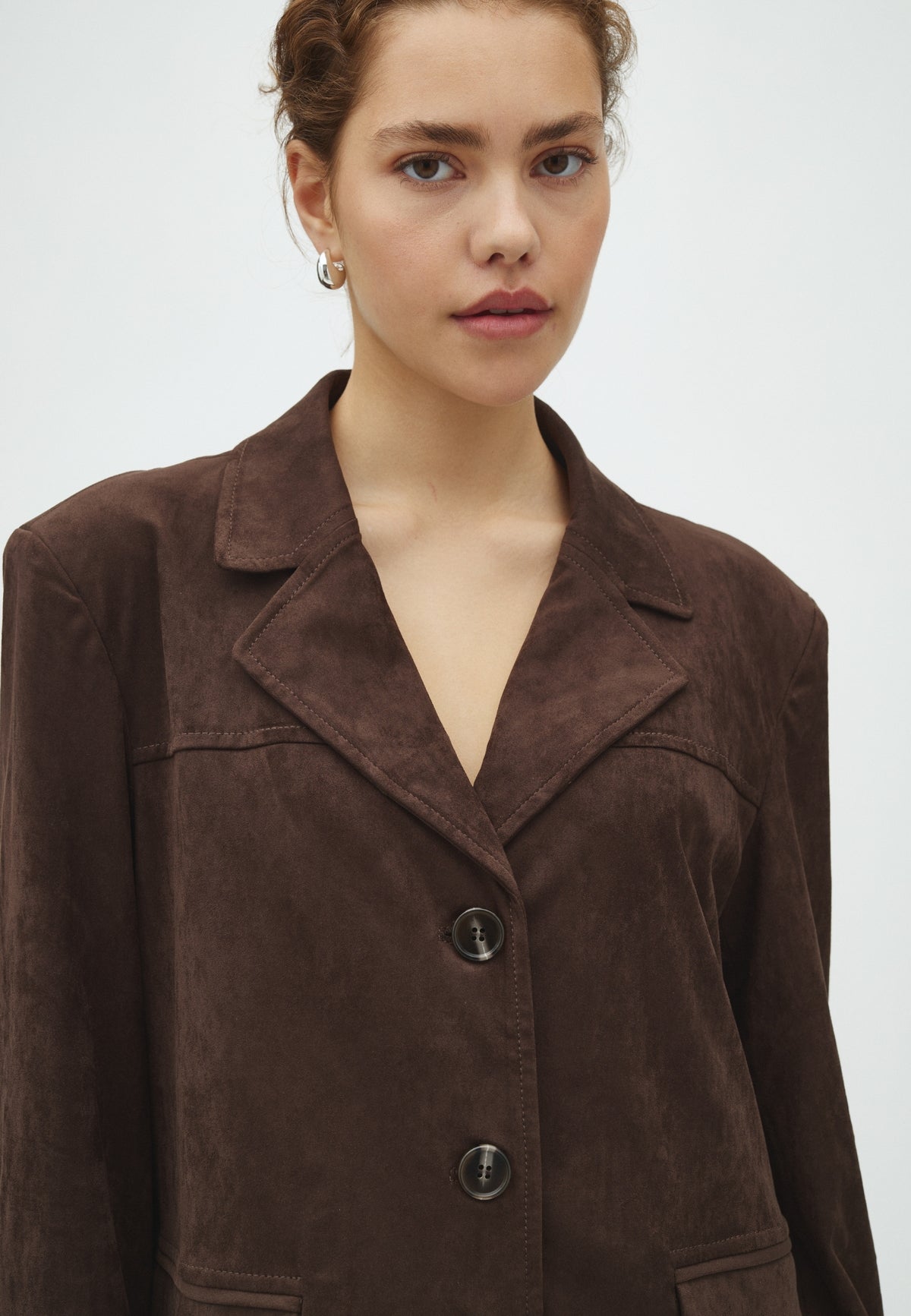 Mabea-M_Dark Brown_Model_1