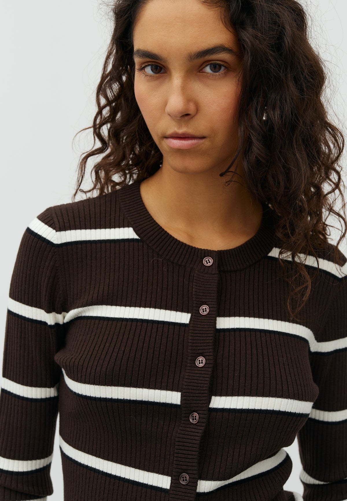 Liliosa-M_Java Mix Stripe_Model_1
