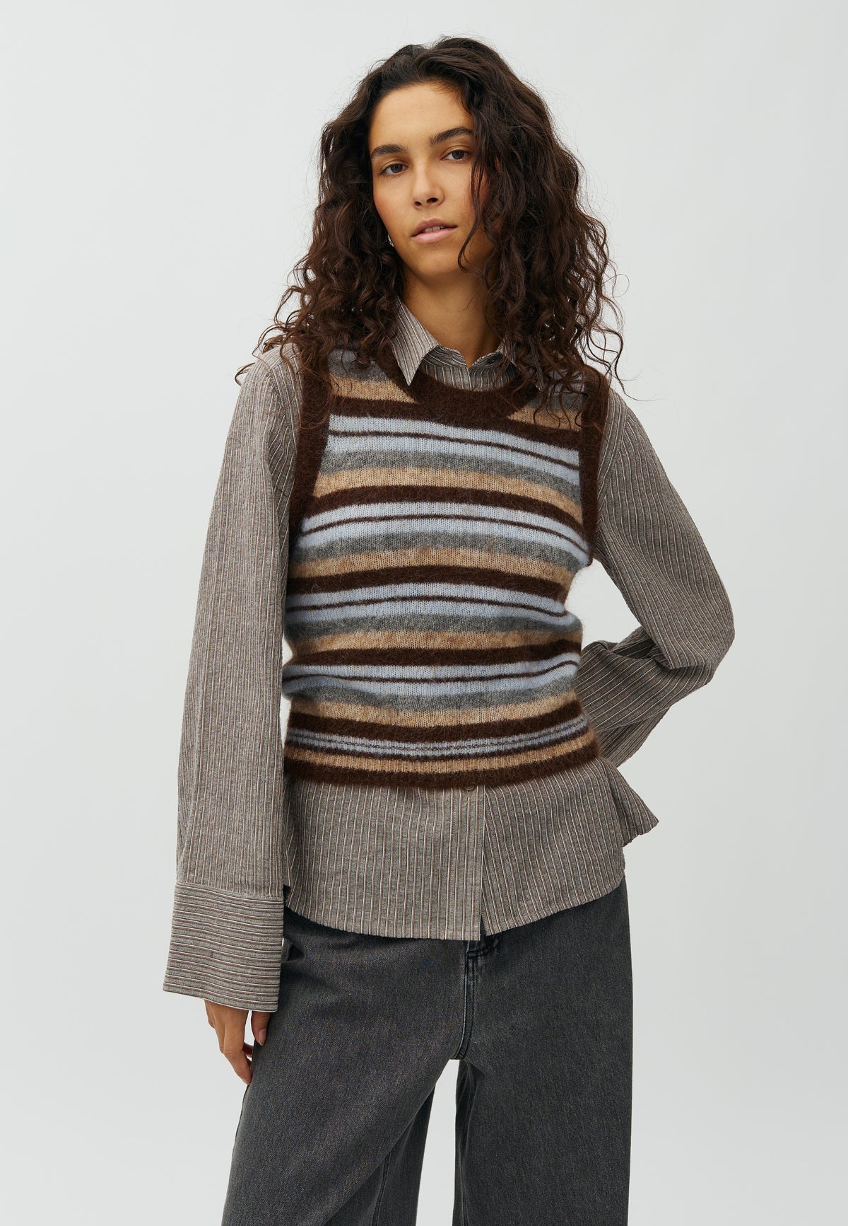 Flavin-M_Friday Mutli Stripe Brown_Model_0